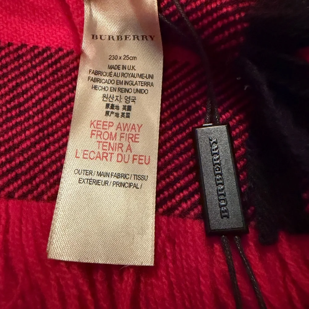 Burberry elegant throw